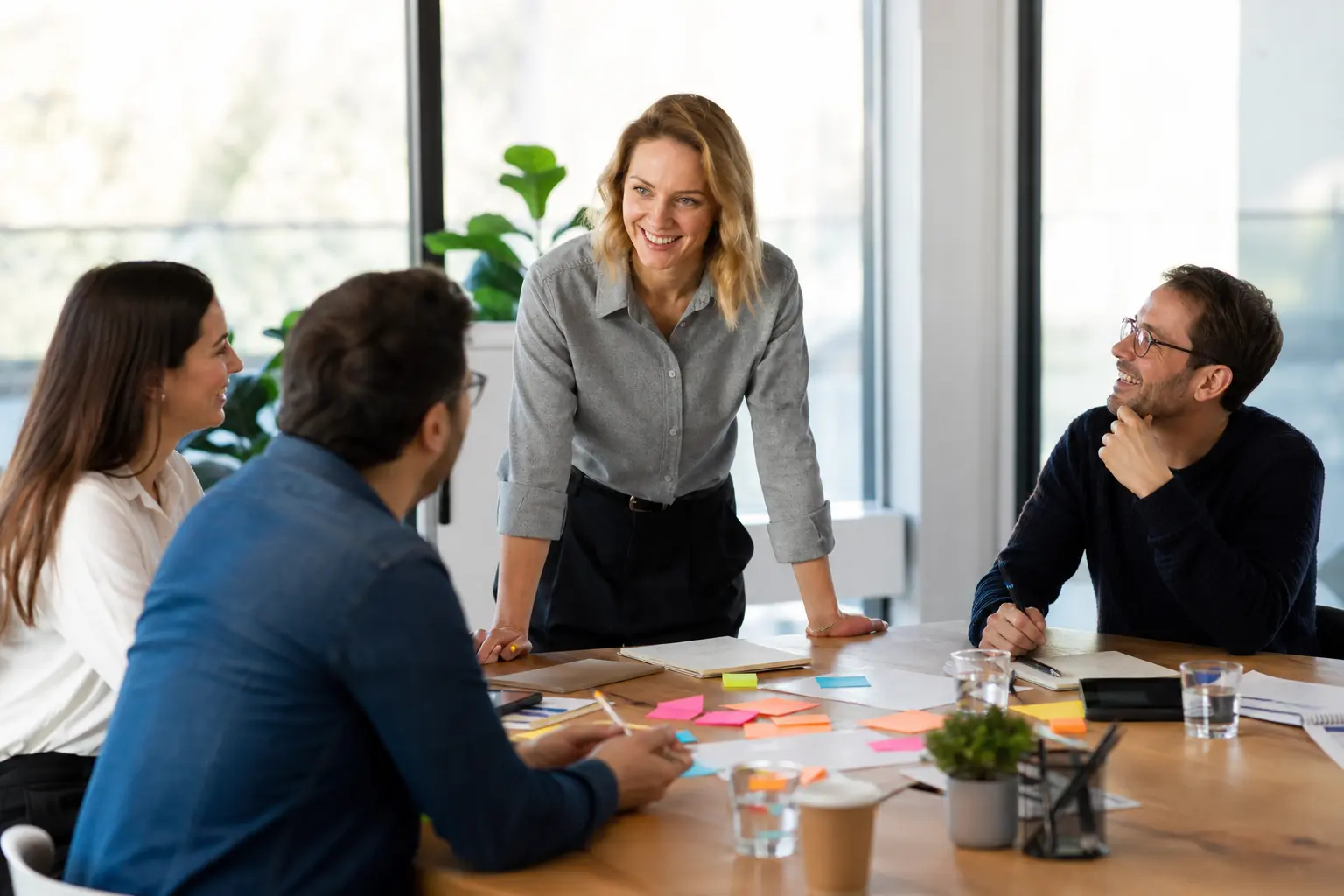 Comment structurer un débrief de communication après un séminaire d&rsquo;entreprise ?